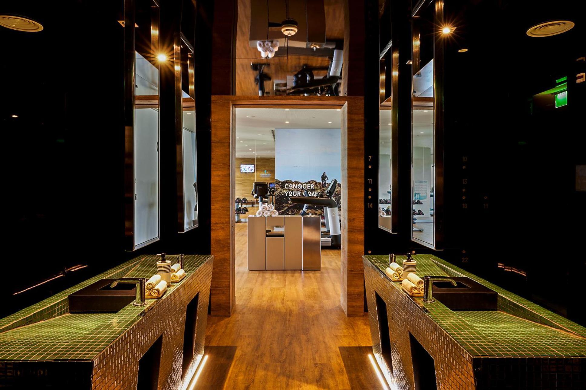 Octant Ponta Delgada Otel Dış mekan fotoğraf The kitchen at the restaurant