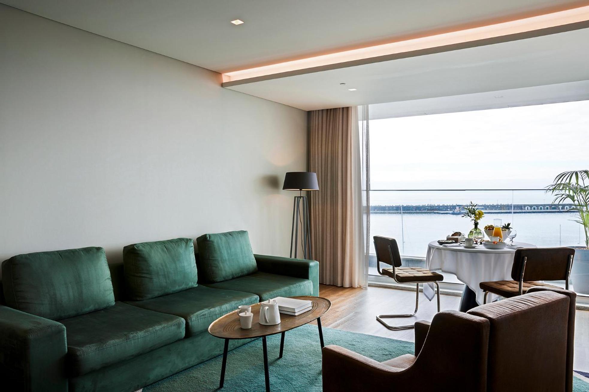 Octant Ponta Delgada Otel Dış mekan fotoğraf A living room at the hotel