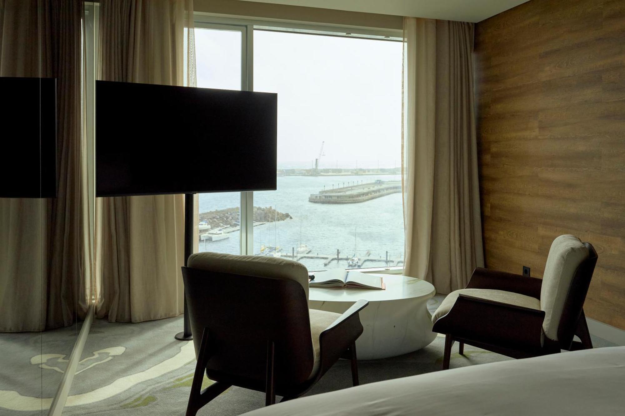 Octant Ponta Delgada Otel Dış mekan fotoğraf A room at the hotel