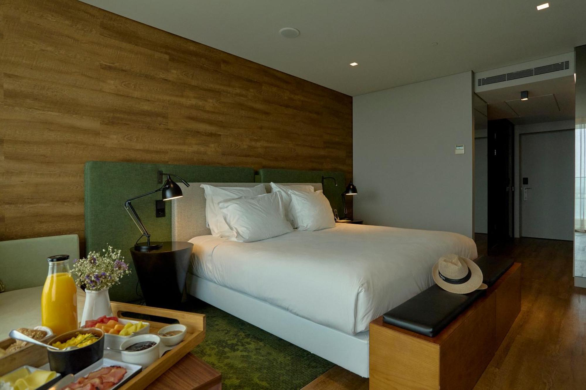 Octant Ponta Delgada Otel Dış mekan fotoğraf A room at the hotel