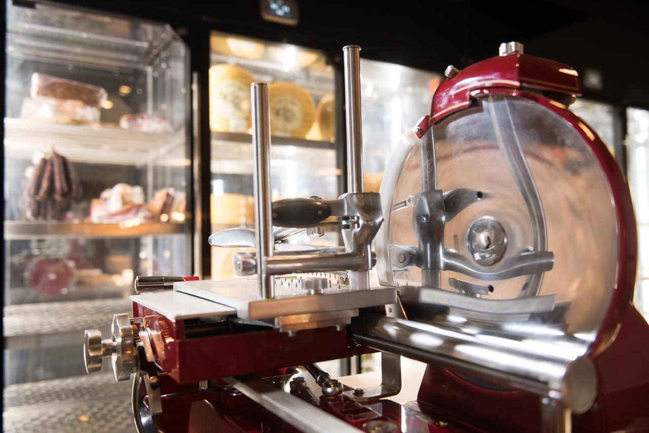 Octant Ponta Delgada Otel Dış mekan fotoğraf A commercial prosciutto slicer